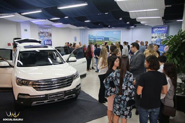 X80在bauru上市，經(jīng)銷商clayton舉辦新車上市活動.jpg